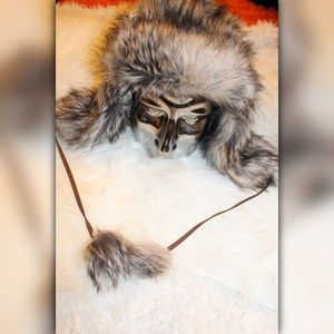 🌟SALE🌟 Furry pom pom hat